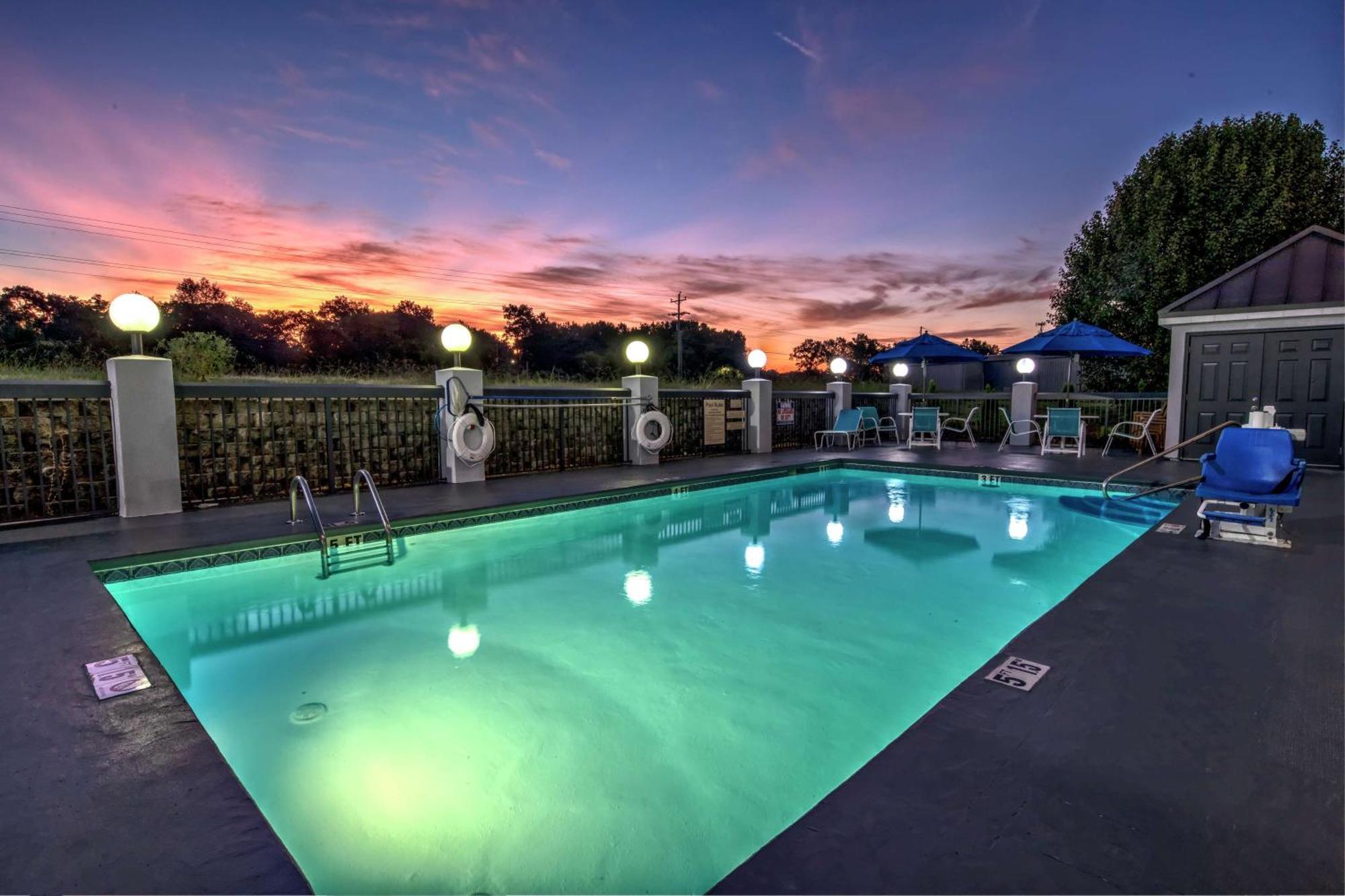 Hampton Inn Tullahoma Kültér fotó